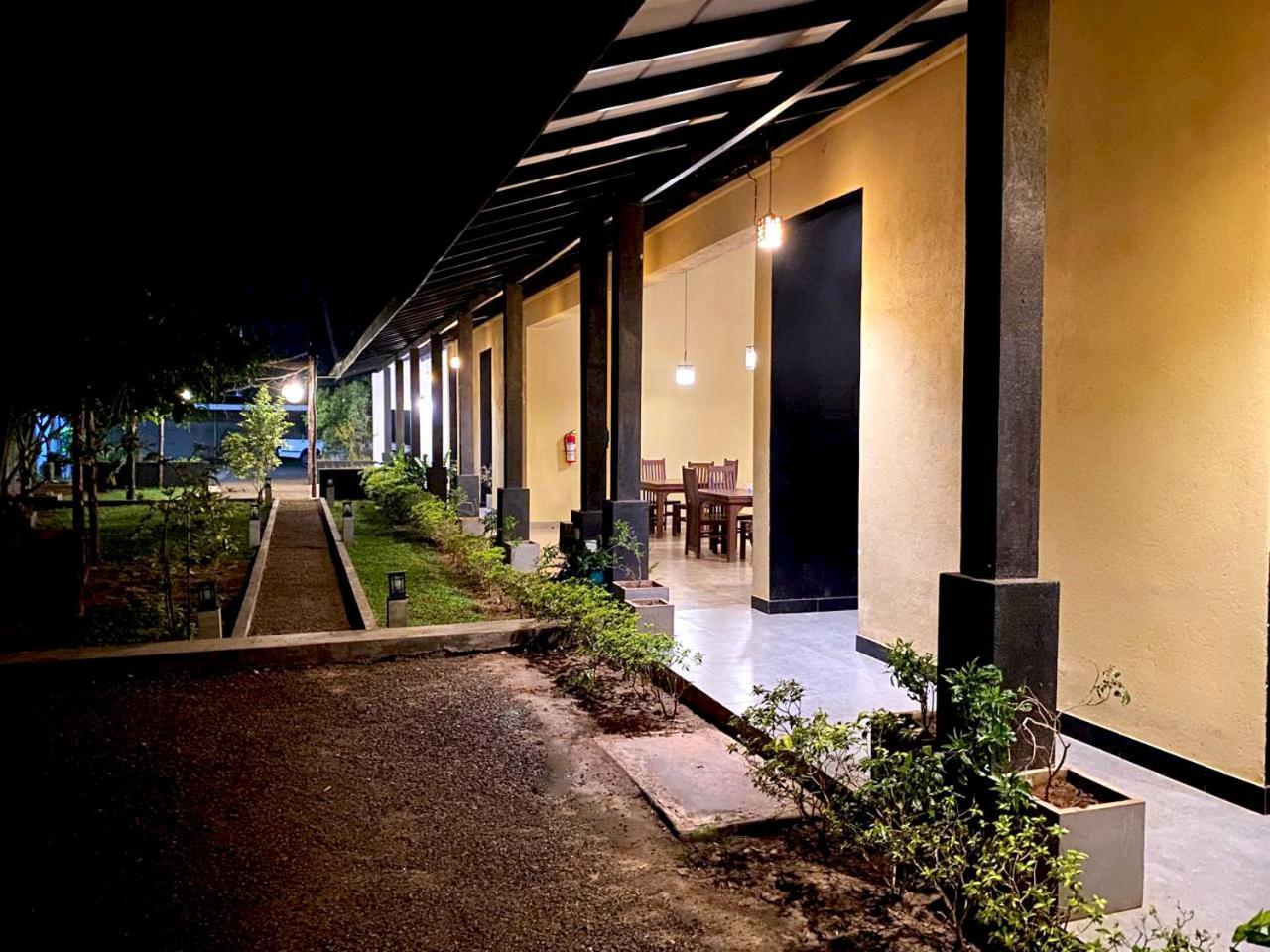 Athyantha Resort 阿努拉德普勒 外观 照片