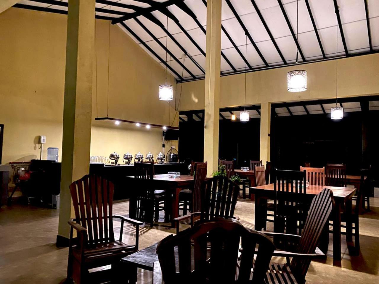 Athyantha Resort 阿努拉德普勒 外观 照片