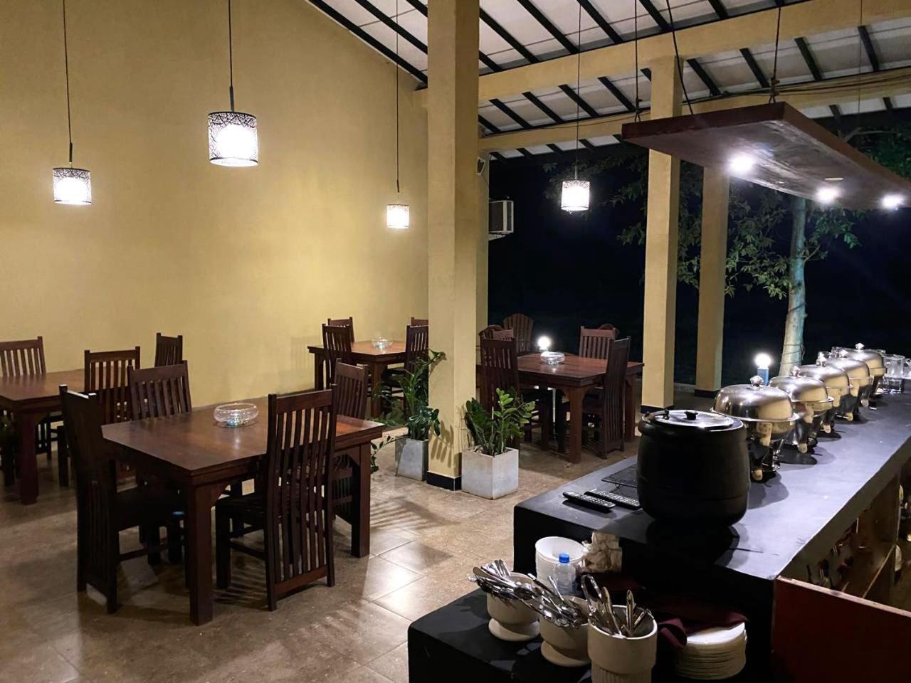 Athyantha Resort 阿努拉德普勒 外观 照片