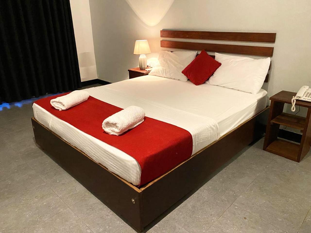 Athyantha Resort 阿努拉德普勒 外观 照片
