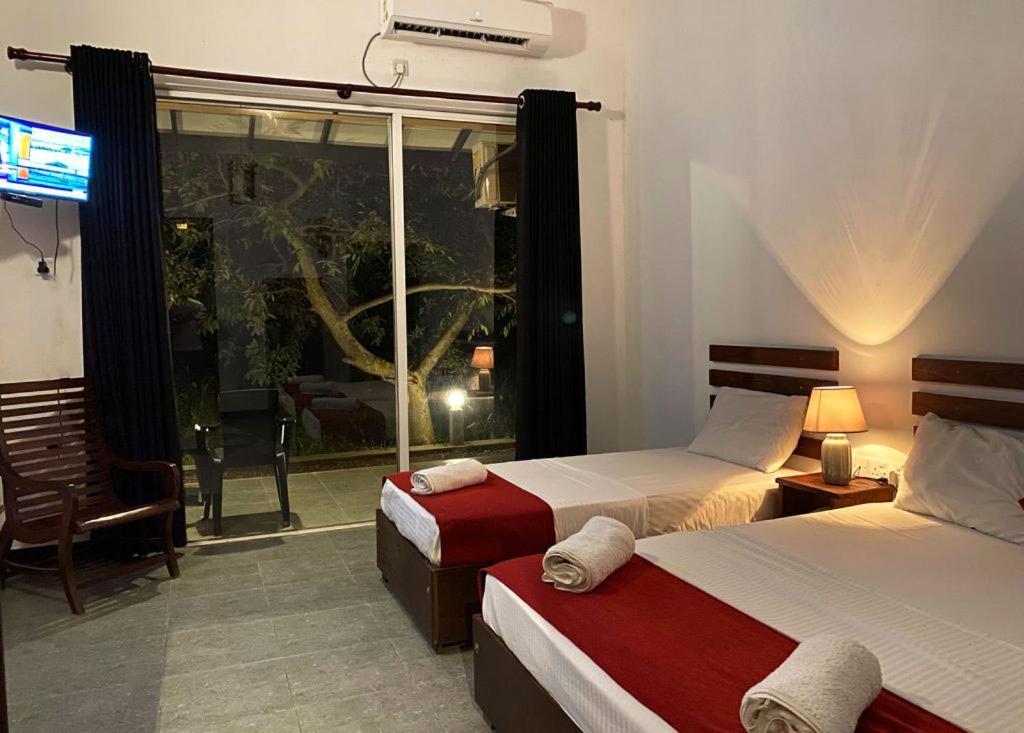 Athyantha Resort 阿努拉德普勒 外观 照片